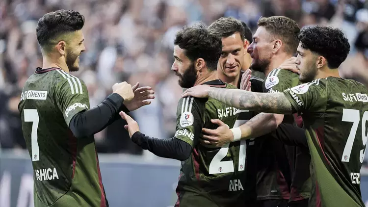 Beşiktaş’ta Büyük Değişim başlıyor! İki isim hariç herkes gidebilir