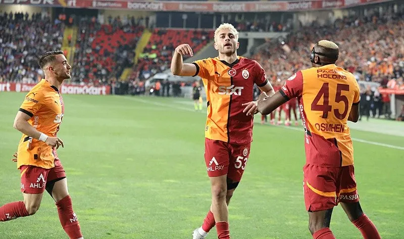 Galatasaray’da Zaferin Şifreleri: Üç Yıldız, İki Kupa ve Rekor Dolu Bir Sezon